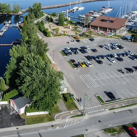 La Perle Rose Du Lac-St-Jean Roberval Exterior photo